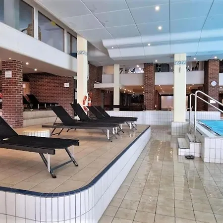 Emilia - Einzigartige Lage, Pools, Sauna *