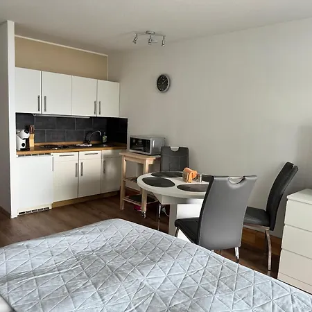 Apartment Emilia - Einzigartige Lage, Pools, Sauna *