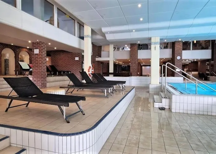 Emilia - Einzigartige Lage, Pools, Sauna *