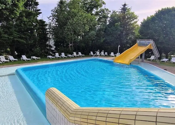Emilia - Einzigartige Lage, Pools, Sauna Apartment *