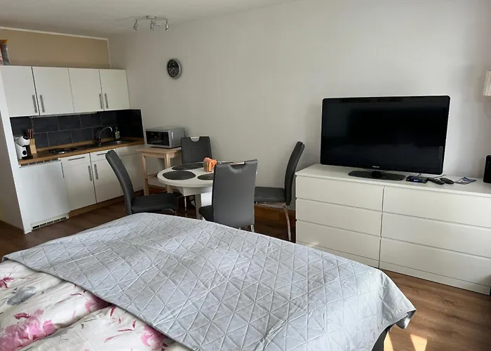 Apartment Emilia - Einzigartige Lage, Pools, Sauna *